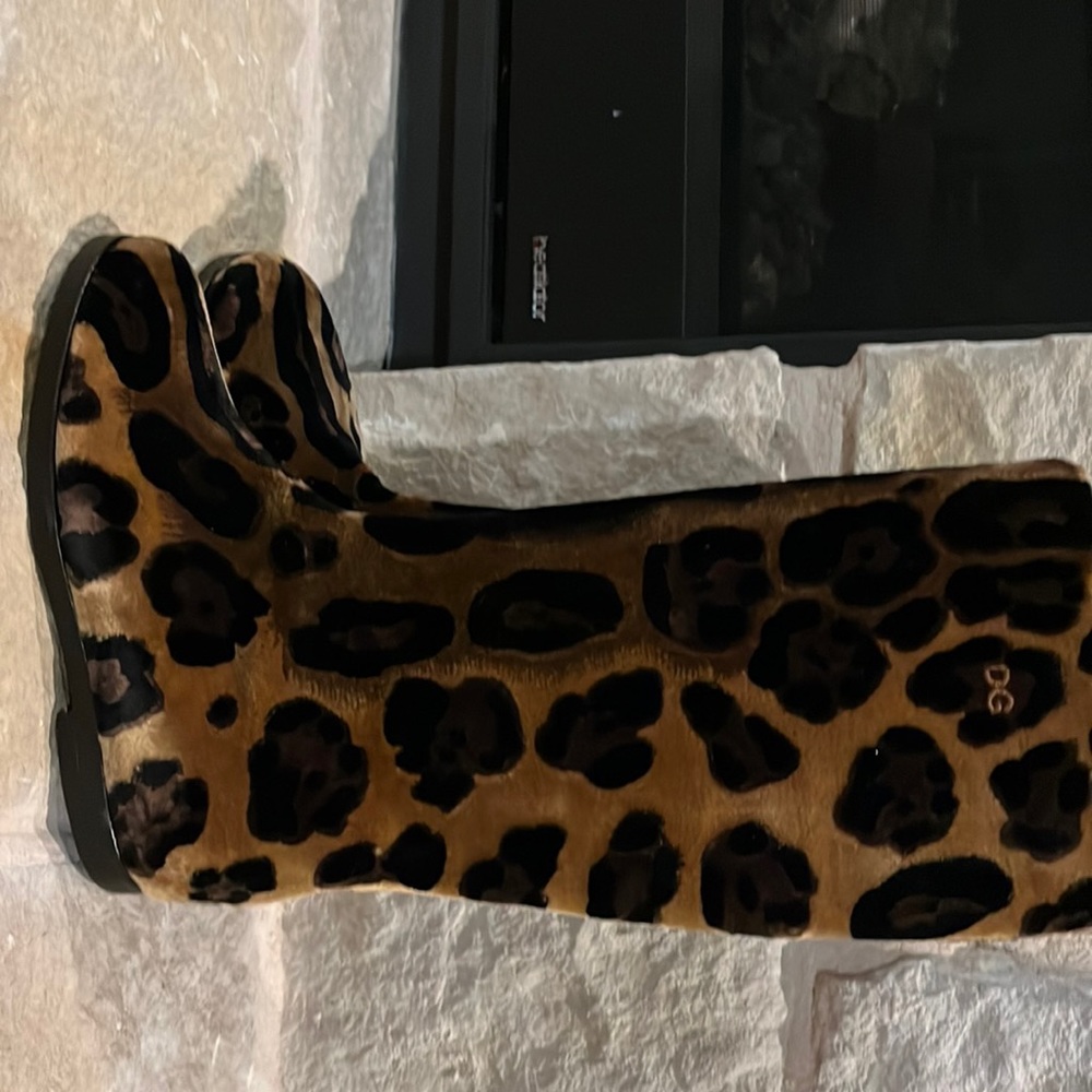 Size 10 dolce&gabbana boots never been worn